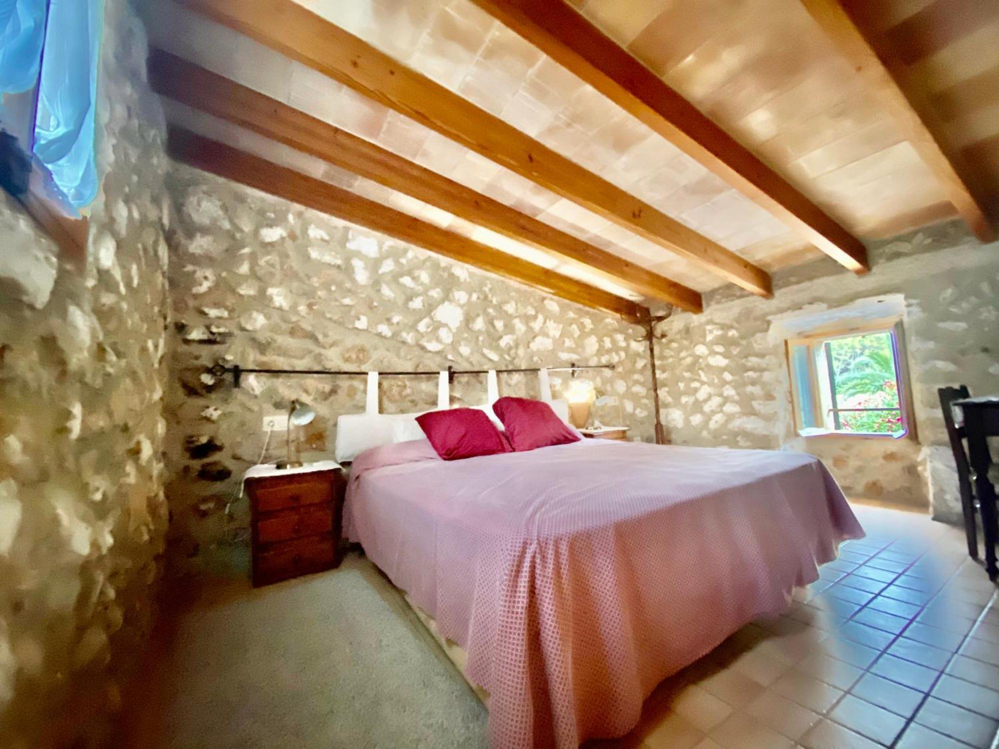 Puerto De Pollensa Villas And Apartments, With Private Mountain Ideal For Runners, Trailers,Near Puerto Pollensa Beach Approximately 5 Minutes Walking, Unique Experience In A Ullal Old Typical Mallorca House With Private Mountain And Near To The Beac Eksteriør billede