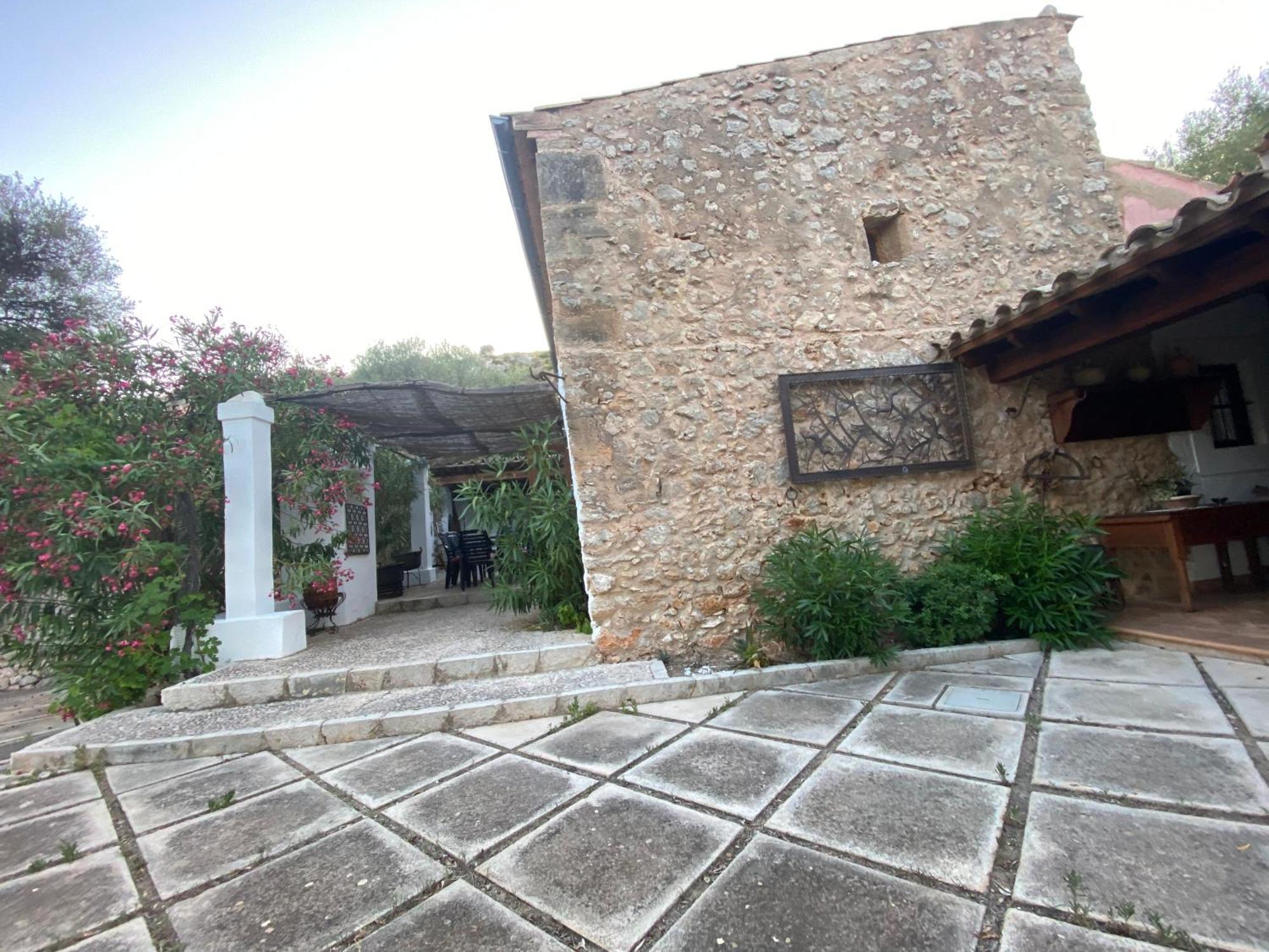 Puerto De Pollensa Villas And Apartments, With Private Mountain Ideal For Runners, Trailers,Near Puerto Pollensa Beach Approximately 5 Minutes Walking, Unique Experience In A Ullal Old Typical Mallorca House With Private Mountain And Near To The Beac Eksteriør billede