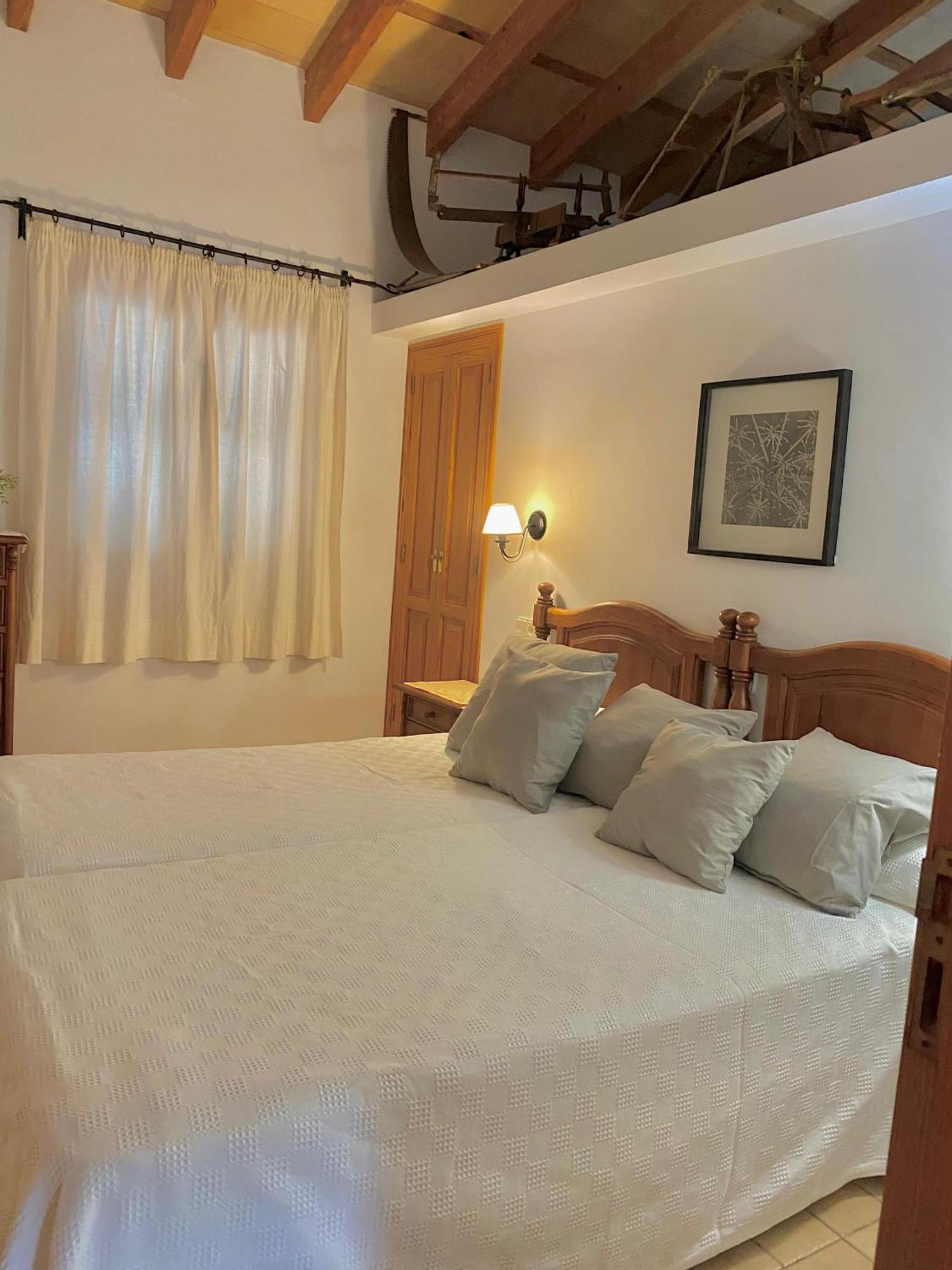 Puerto De Pollensa Villas And Apartments, With Private Mountain Ideal For Runners, Trailers,Near Puerto Pollensa Beach Approximately 5 Minutes Walking, Unique Experience In A Ullal Old Typical Mallorca House With Private Mountain And Near To The Beac Eksteriør billede