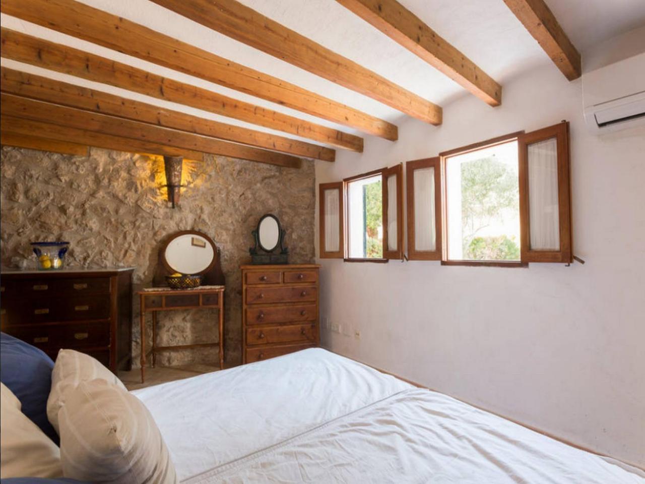Puerto De Pollensa Villas And Apartments, With Private Mountain Ideal For Runners, Trailers,Near Puerto Pollensa Beach Approximately 5 Minutes Walking, Unique Experience In A Ullal Old Typical Mallorca House With Private Mountain And Near To The Beac Eksteriør billede